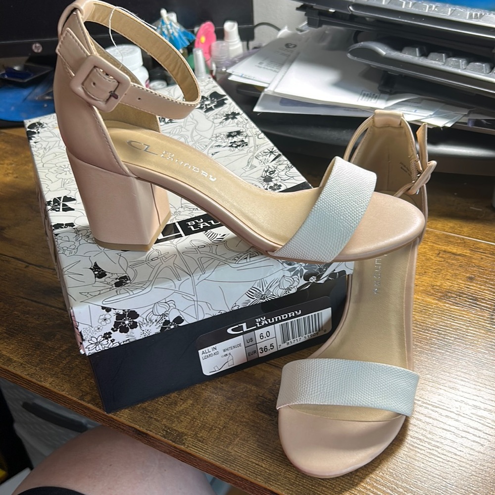 The CL By Laundry® All In Lizard-Kid heeled sandals size 6 NIB